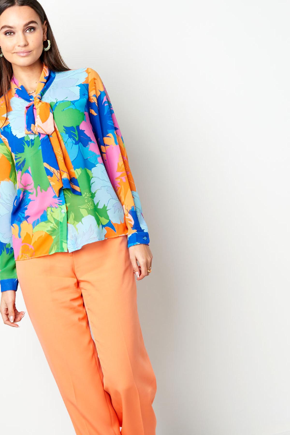 Bluse mit Bindekragen