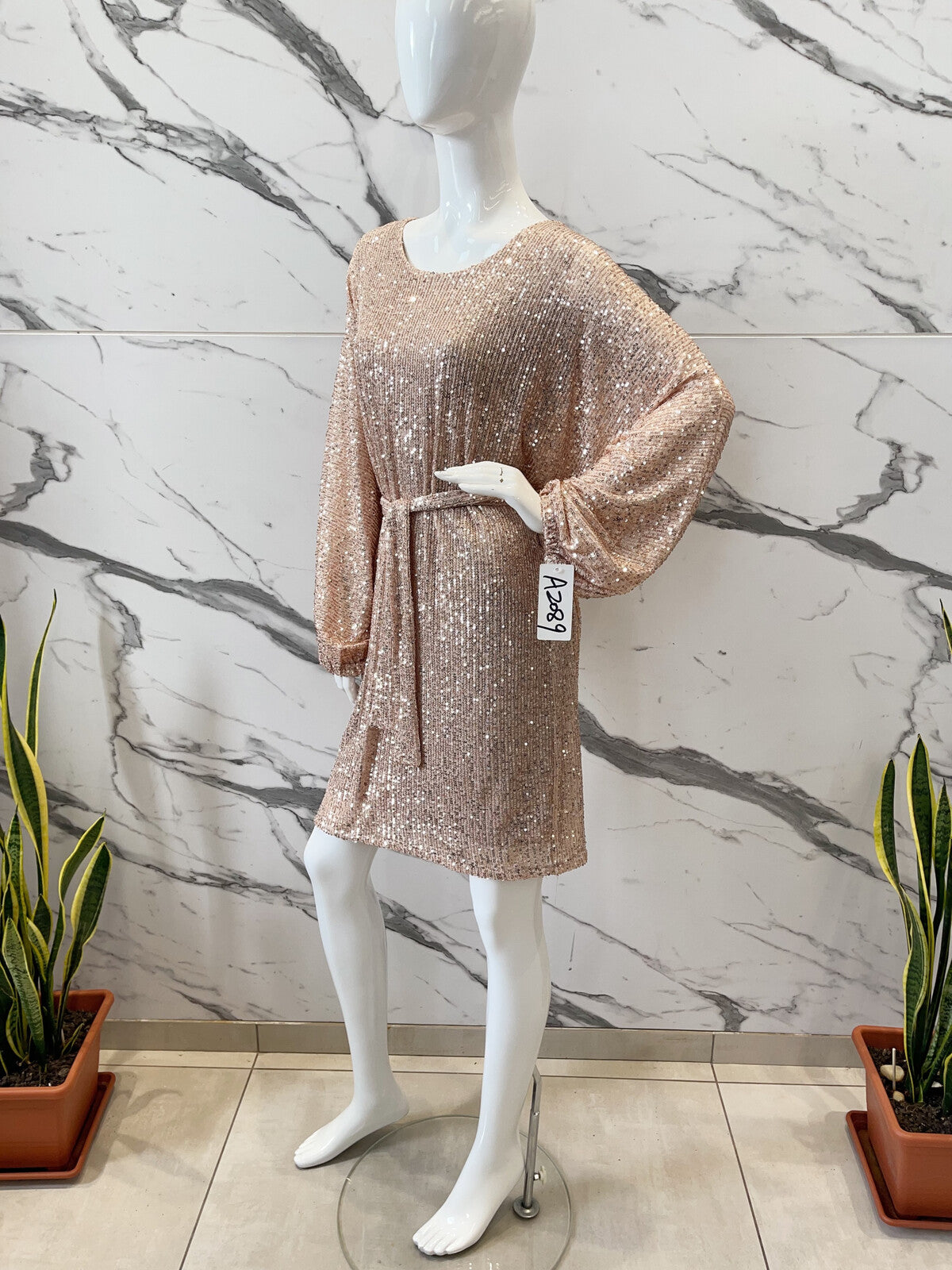 Paillettenkleid mit Gürtel